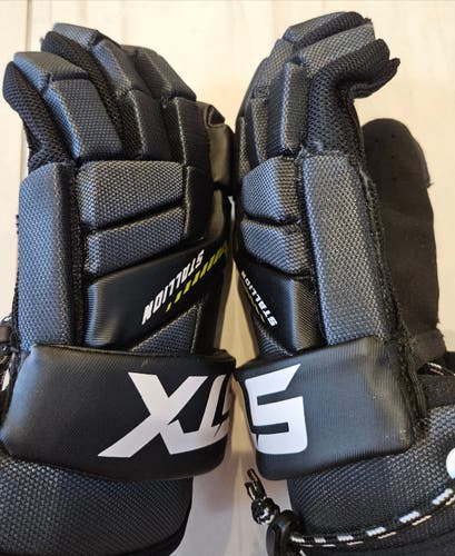 STX Stallion 200 black Lacrosse Gloves Medium  (Like New)