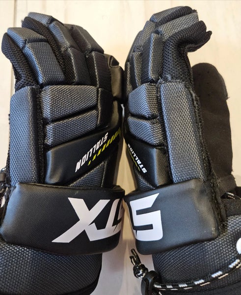 STX Stallion 200 black Lacrosse Gloves Medium  (Like New)