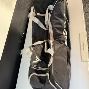 Easton Baseball Travel Roller Bag - Great condition / Like New (Used)