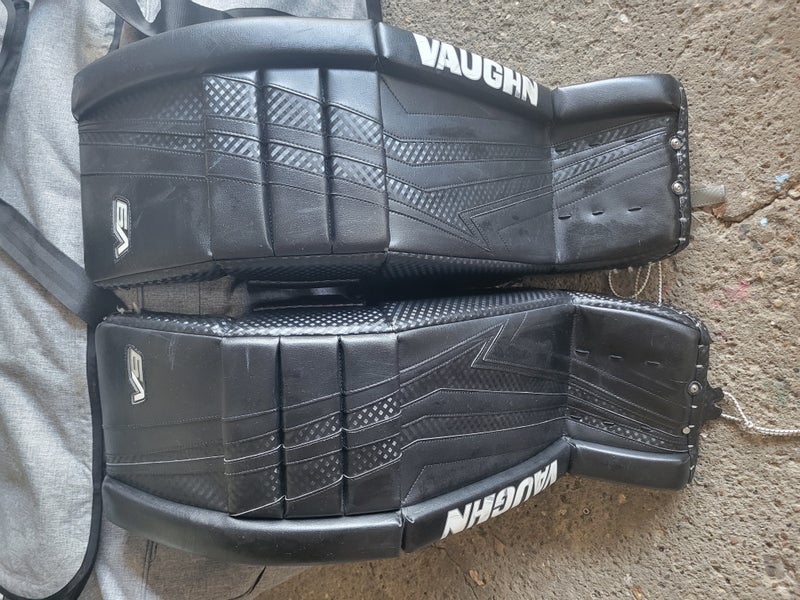 35" Vaughn V9 Regular Goalie Full Set (Used)