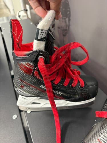 2024 Bauer Vapor X5 Pro Hockey Skates Regular Width 11.5 (Used)
