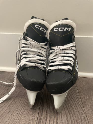 CCM AS-550 Hockey Skates Regular Width Size 1 (Used)