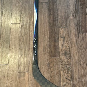 Intermediate Bauer Vapor FlyLite Left Hand Hockey Stick P92 (Used)
