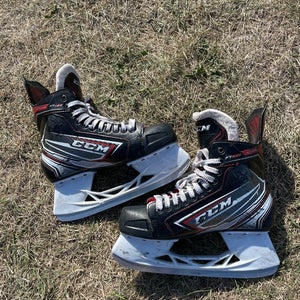 Senior CCM JetSpeed FT455 Hockey Skates Regular Width 8 (Used)