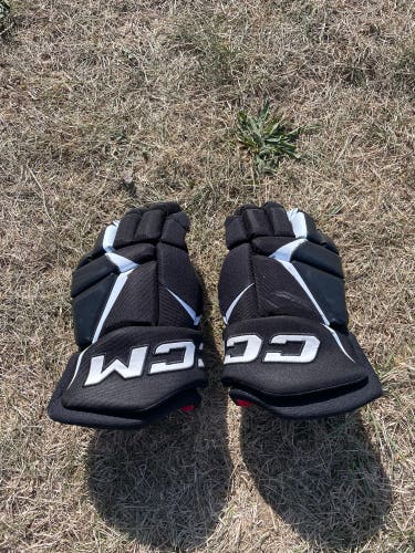 Senior CCM Supra Gloves 13" (Used)