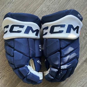 Auston Matthews  Senior CCM jetspeed FT1 Gloves 14 toronto maple leafs