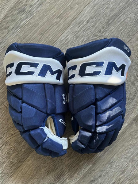 Auston Matthews  Senior CCM jetspeed FT1 Gloves 14 toronto maple leafs