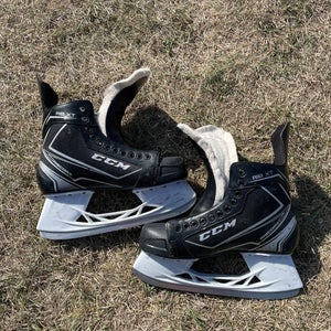 Senior CCM RibCor RIB XT Hockey Skates Regular Width 8 (Used)