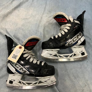 Junior CCM Jetspeed FT680 Hockey Skates Regular Width Size 2 (Used)