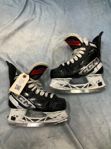 Junior CCM Jetspeed FT680 Hockey Skates Regular Width Size 2 (Used)
