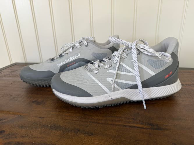 Gray Men's Size M 7.0 (W 8.0) Adult New Balance Low Top Turf Cleats (Used)