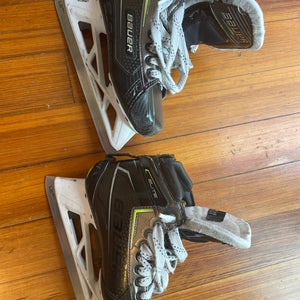 Bauer Elite Hockey Goalie Skates Size 4 (Used)
