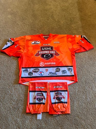 *Very Rare 2015 USHL Combine goalie jersey and socks