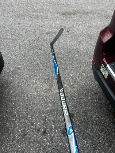 Senior Bauer Vapor FlyLite Right Handed Hockey Stick P28M Pro Stock (Used)