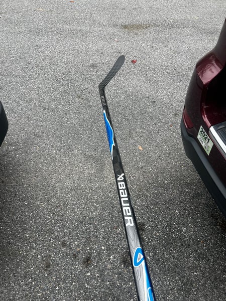 Senior Bauer Vapor FlyLite Right Handed Hockey Stick P28M Pro Stock (Used)