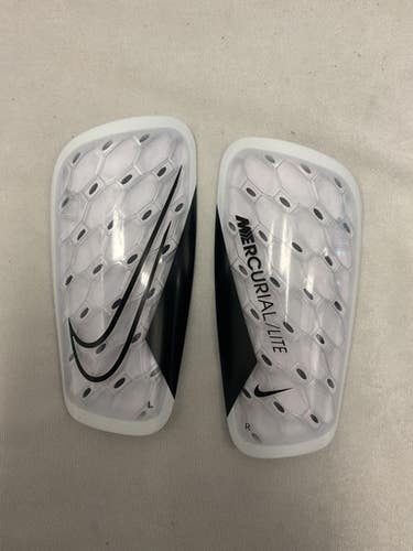 New Nike Soccer Shin Guards Junior White LG 11490-S000266007