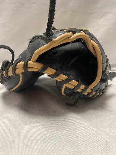 Used Wilson A500 BB/SB Catchers RH Throw Brown 32" 11490-S000265872