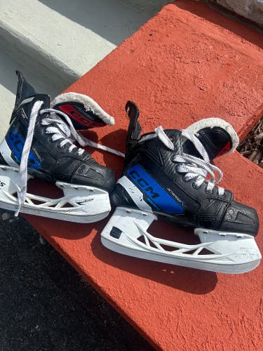 CCM Jetspeed FT680 Hockey Skates Regular Width Size 2 (Used)