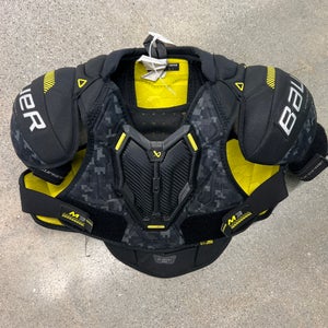 Medium Intermediate Bauer Supreme M3 Shoulder Pads (Used)