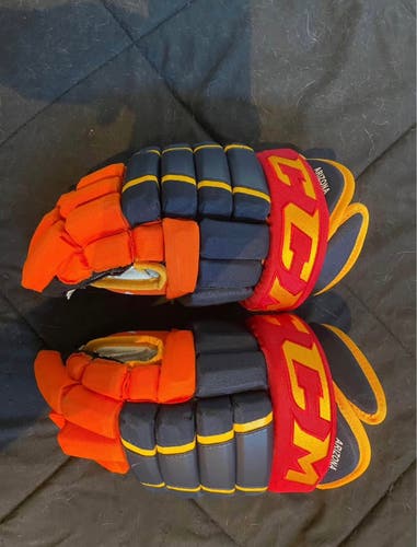 Arizona CCM 14" Tacks 4 Roll Pro Gloves
