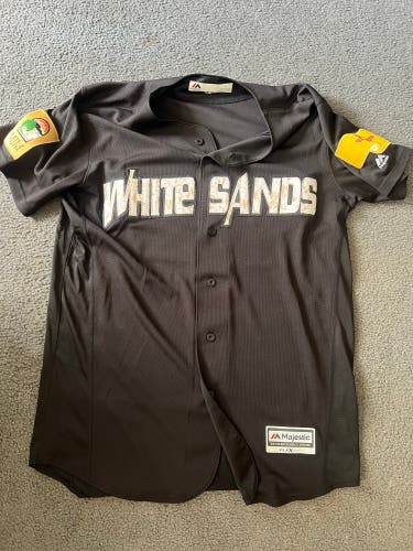 Black Small / Medium Men's Majestic Jersey (Used)