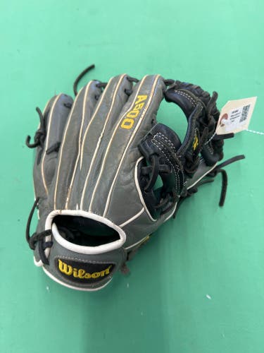 Wilson A500 RH Infield Baseball Glove 11" (Used)