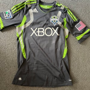 Gray Small Men's Adidas Jersey (Used)