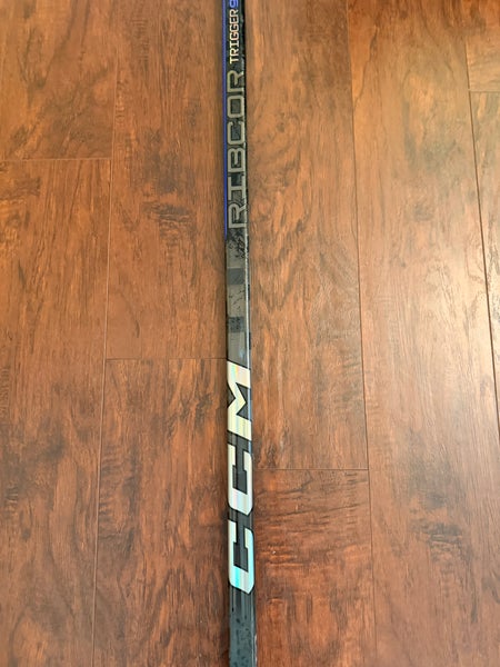 Junior CCM RibCor Trigger 9 Pro Right Handed Hockey Stick P90TM (New) **CUT
