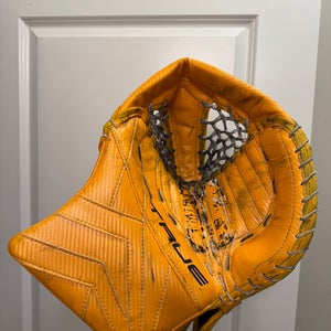 Juuse Saros Nashville Predators True Catalyst PX3 Regular Pro Stock Used Goalie Glove