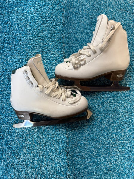 White Riedell Emerald Figure Skates Junior 3 (Used)