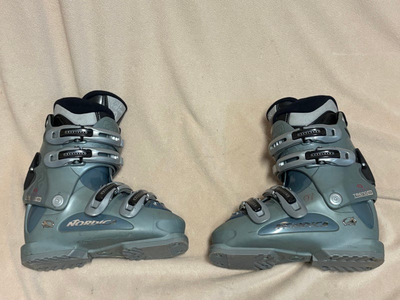 Mondo 22 & 22.5 Kid's Nordica All Mountain Ski Boots (Used)