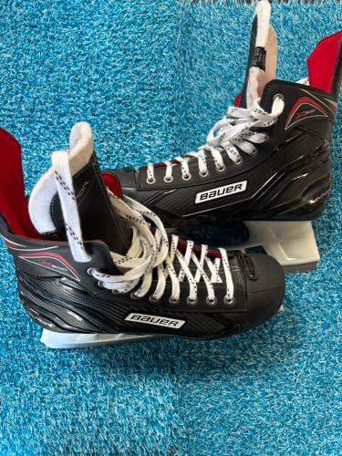 Senior Bauer Vapor X300 Hockey Skates Regular Width 11 (Used)