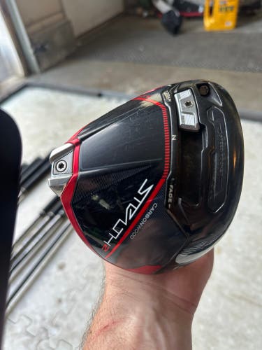 Taylor Made Stealth2 Driver 9* Regular left handed regular excellent condition