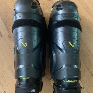 Junior Bauer Supreme Mach 12" Shin Pads (Used)