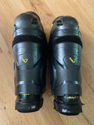 Junior Bauer Supreme Mach 12" Shin Pads (Used)