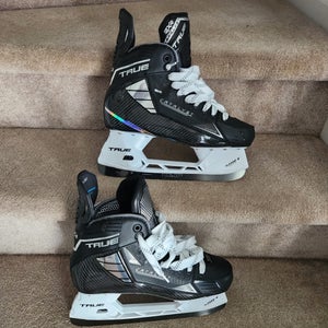 True Catalyst 9X4 Hockey Skates Regular Width 9.5