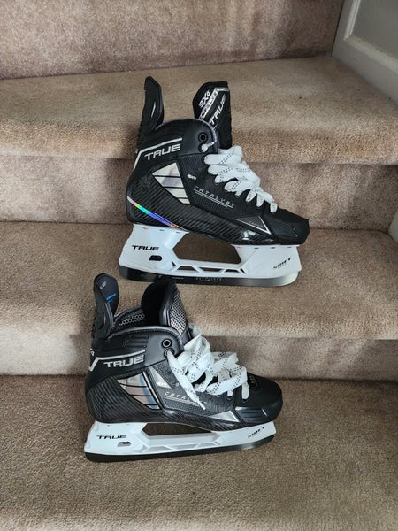 True Catalyst 9X4 Hockey Skates Regular Width 9.5 (New)