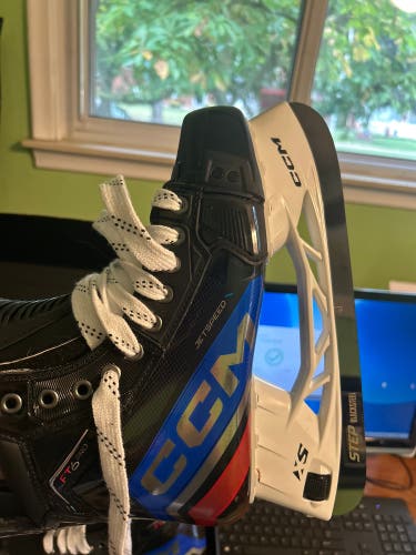 2023 CCM Hockey Skates Regular Width 9 (New)