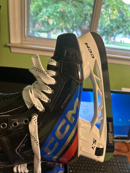 2023 CCM Hockey Skates Regular Width 9 (New)