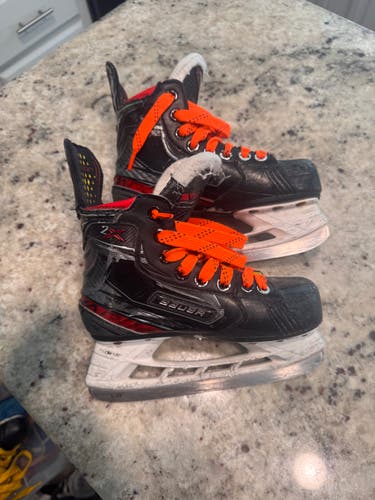 Bauer Vapor 2X Hockey Skates Regular Width Size 1 (Used)