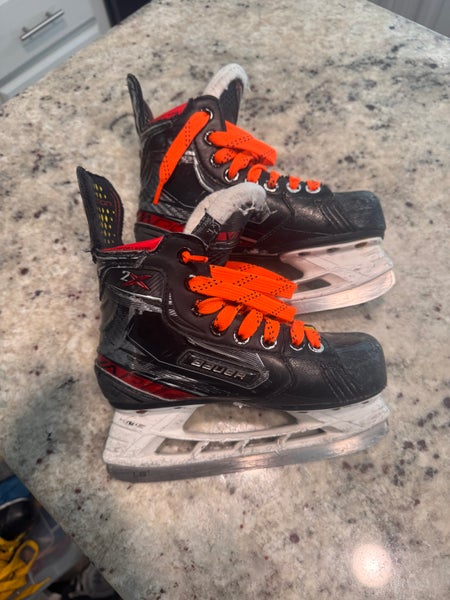 Bauer Vapor 2X Hockey Skates Regular Width Size 1 (Used)