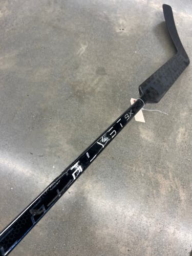 Intermediate True Catalyst 9X Goalie Stick Regular 23" Paddle (Used)