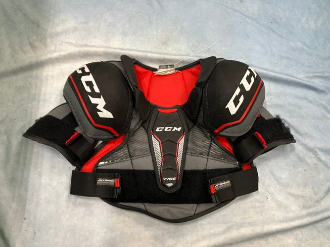 Medium Junior CCM Vibe Shoulder Pads (Used)