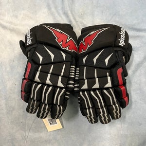 Black Junior Mission Axiom T8 Gloves 10" (Used)