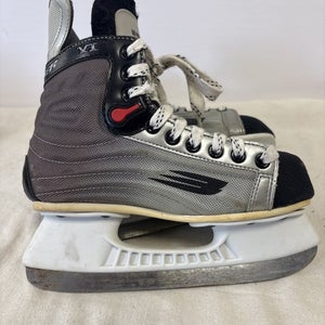 Junior Size 3.5 Bauer Vapor VI Ice Hockey Skates