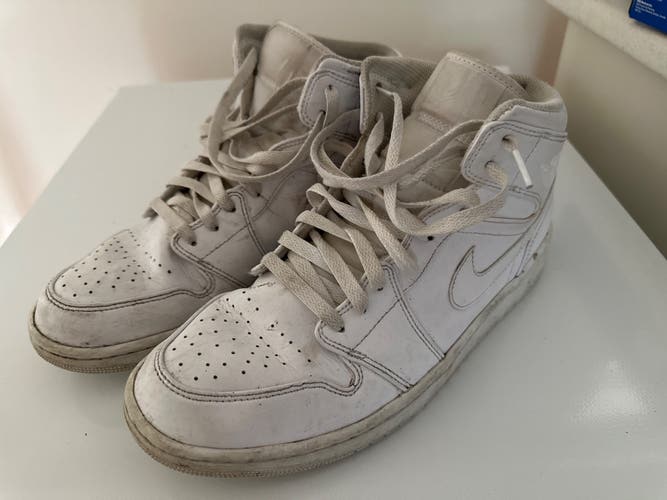 Men's Size M 10.5 (W 11.5) Adult Air Jordan Shoes (Used)
