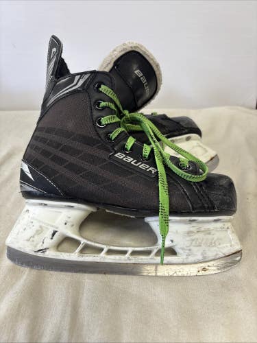 Junior Size 3 Bauer Nexus Classic Ice Hockey Skates.