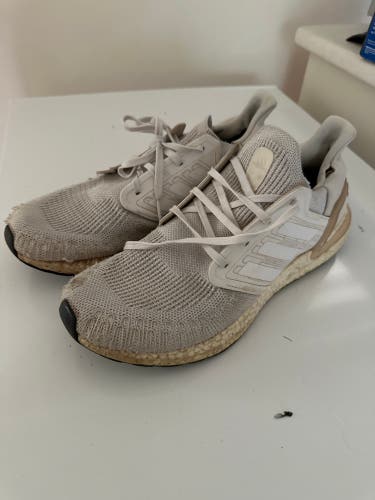 Men's Size M 10.5 (W 11.5) Adult Adidas Ultraboost Shoes (Used)