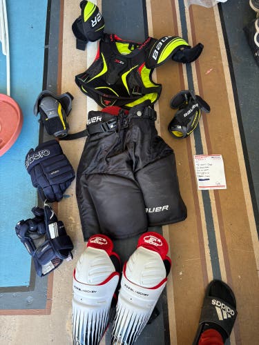 Junior small hockey equipment set up