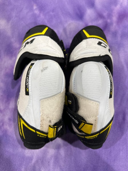 Junior Medium CCM Tacks 9060 Elbow Pads (Used)